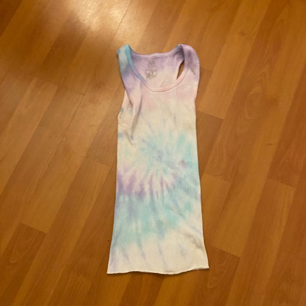 TIE DYE TANK